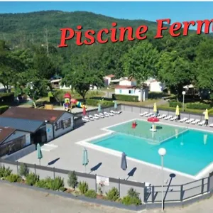 Camping Chalet Pour 5 Personnes équipé Sur Emplacement Ombragé