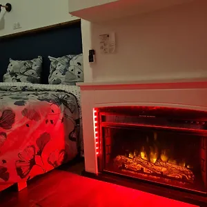 Appartement Triplex Avec Vue Sur Place Du Centre Historique.